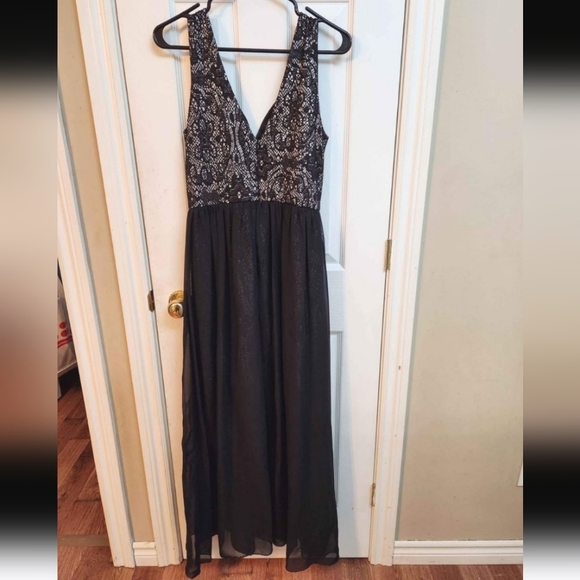 Festive/Formal Dress - Picture 4 of 4